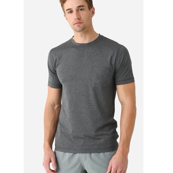 Vuori Other - Vuori Shirt Mens V109 Short Sleeve Tradewind Performance
Gym pocket Gray Men’s L